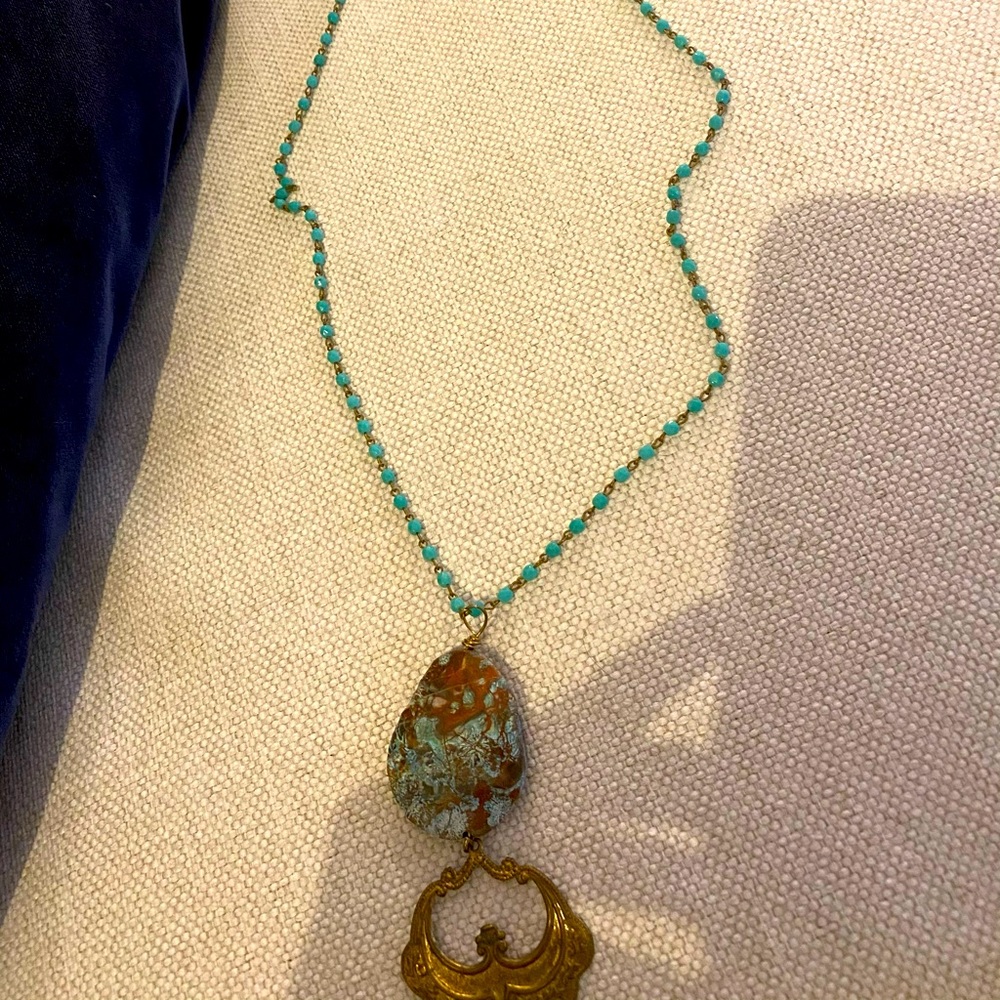 Pretty shabby chic looking necklace